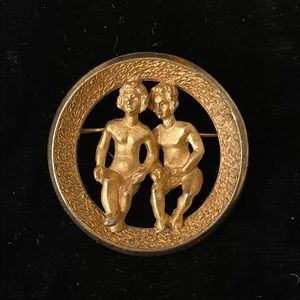 VINTAGE 1960’s CROWN TRIFARI GEMINI ZODIAC PIN SIGNED
